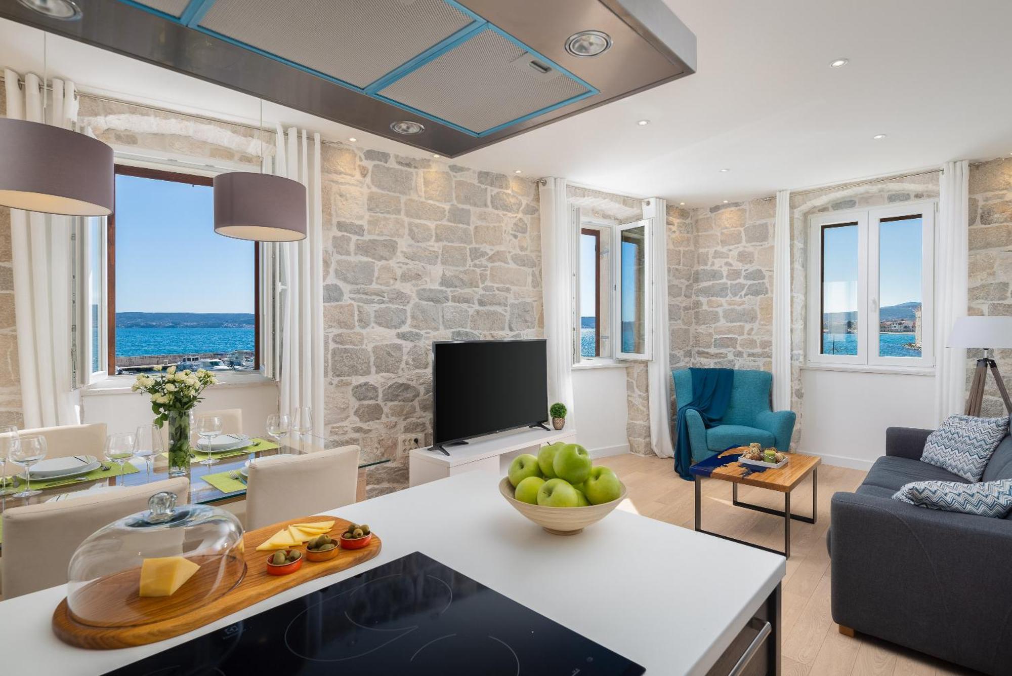 Meridiem Apartment *